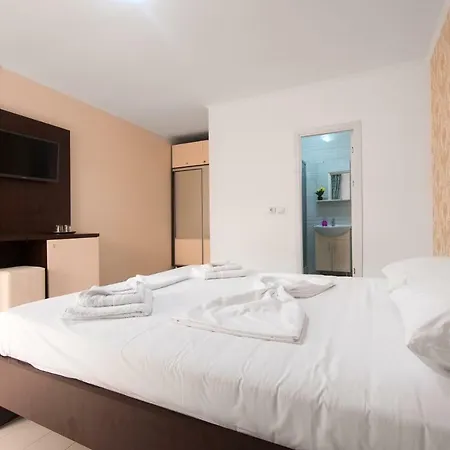 Pensiune Aymar 3* Două Mai