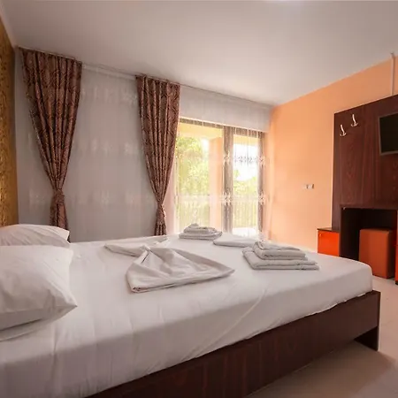 Guest house Pensiune Aymar 2 Mai