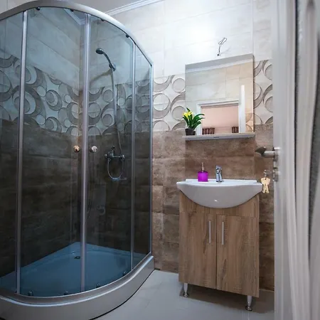 Pensiune Aymar Două Mai