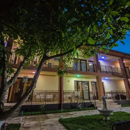 Pensiune Aymar Casa de hóspedes 3*