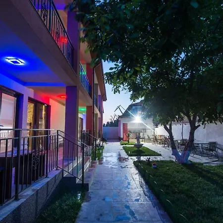 Pensiune Aymar Casa de hóspedes Două Mai